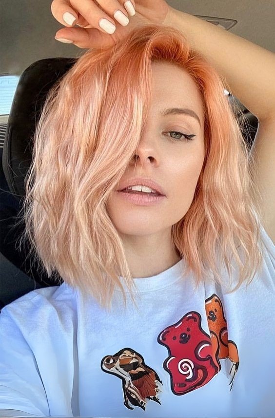 Peachy Strawberry Blonde Lob