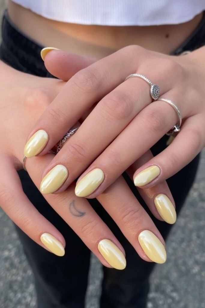 Midi Butter Glazed Nails