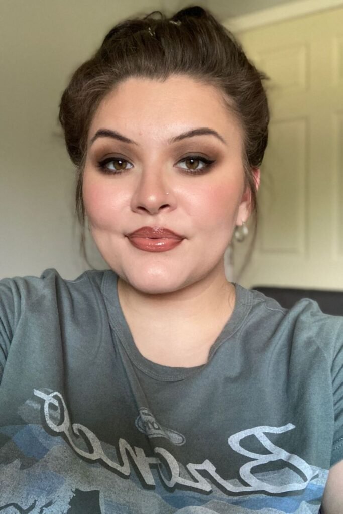 Coffee-Toned Light Brown Grunge Makeup Look