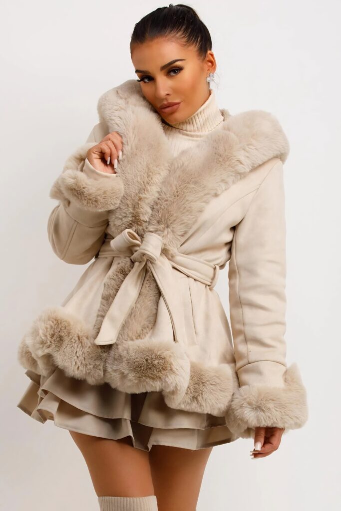 Outfit: Faux-Fur Coat With a Chunky Belt
