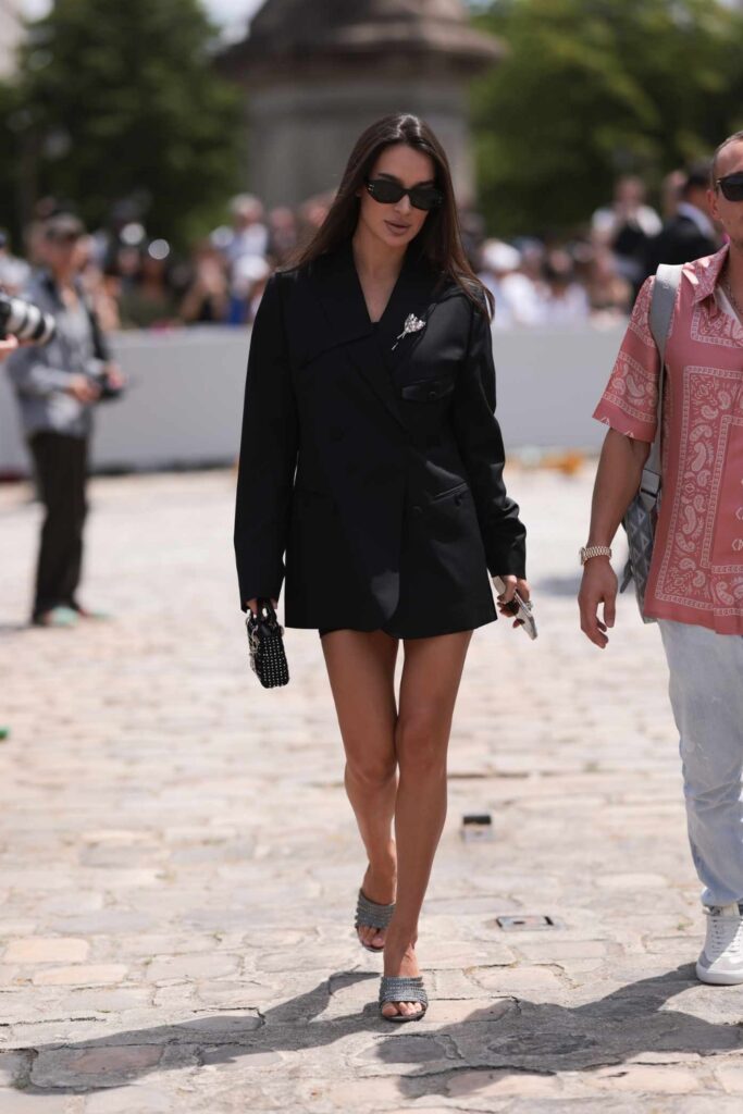 Outfit: Oversized Blazer Dress With a Belt