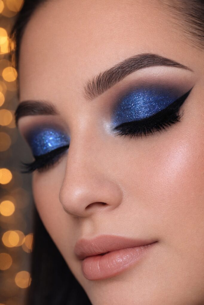 Smoky Navy Evening Eye makeup