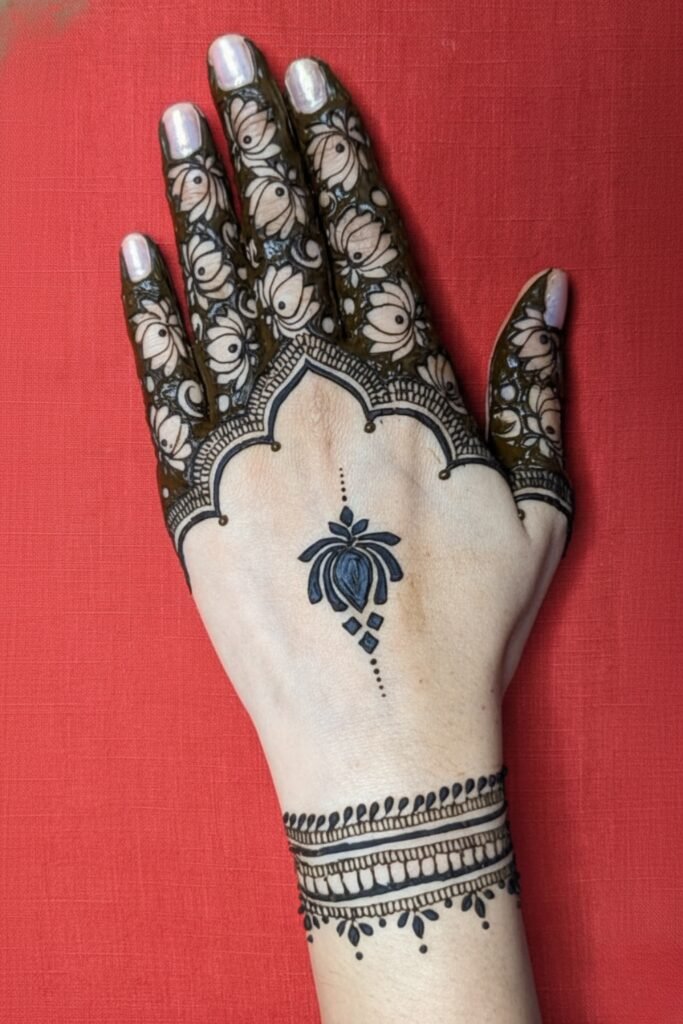 Arabic Back-Hand Lotus Chic