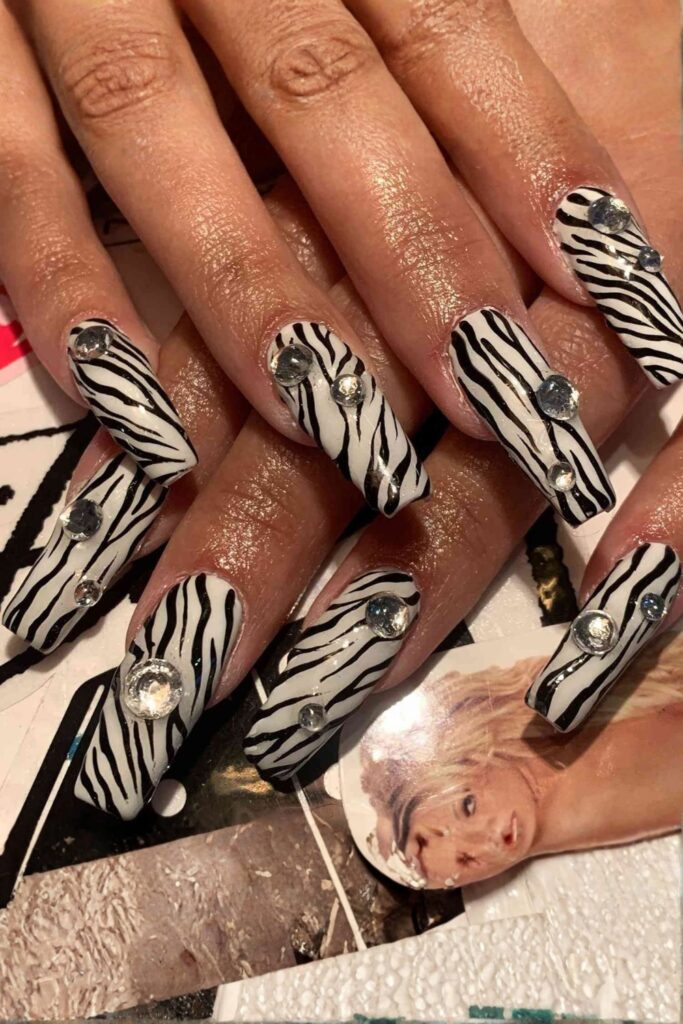 Graphic Zebra Stripe Nail Art
