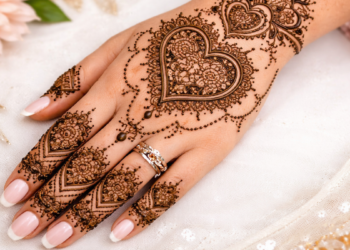 Heart Mehndi Designs