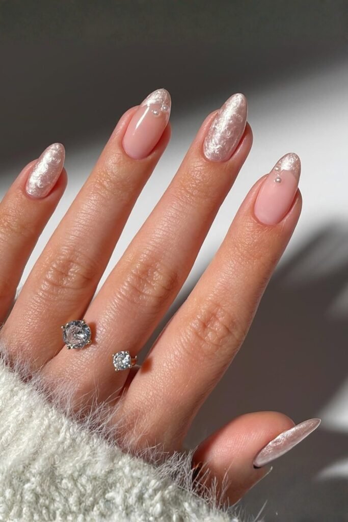 Oval Nails with Pearl Shimmer