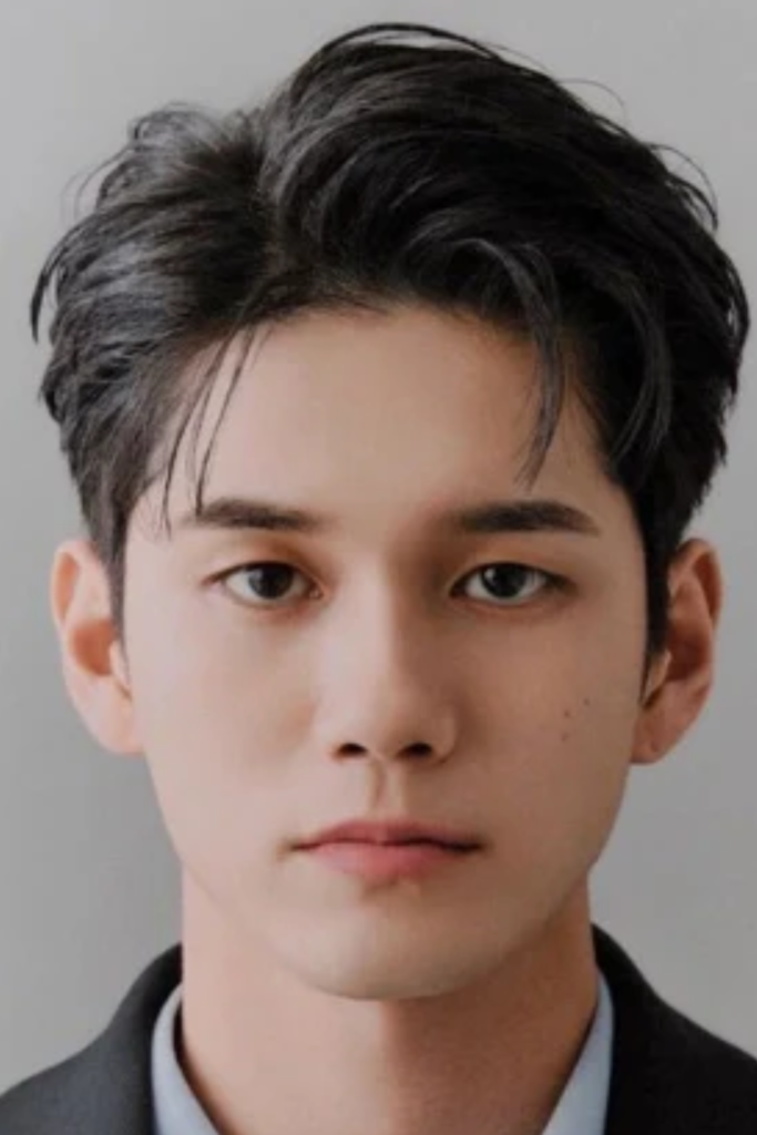 Side-Part Comma Hair