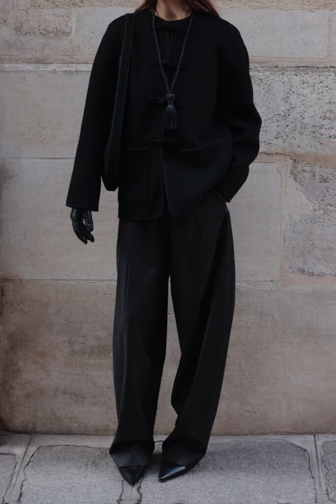 Airport outfit: All-Black Airport Outfit
