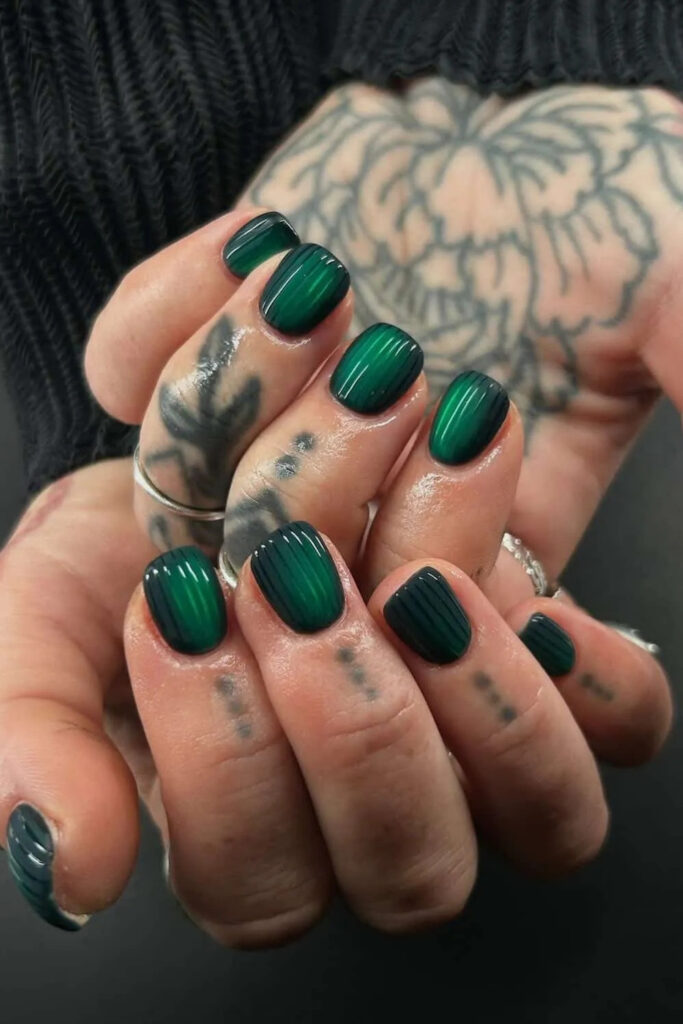 Emerald Ribbed-Glass Nails