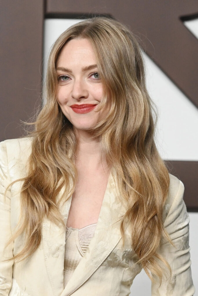 U-Shaped Cut With Long Waves