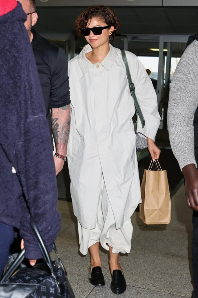 Airport outfit: Midi Skirt with Ballet Flats