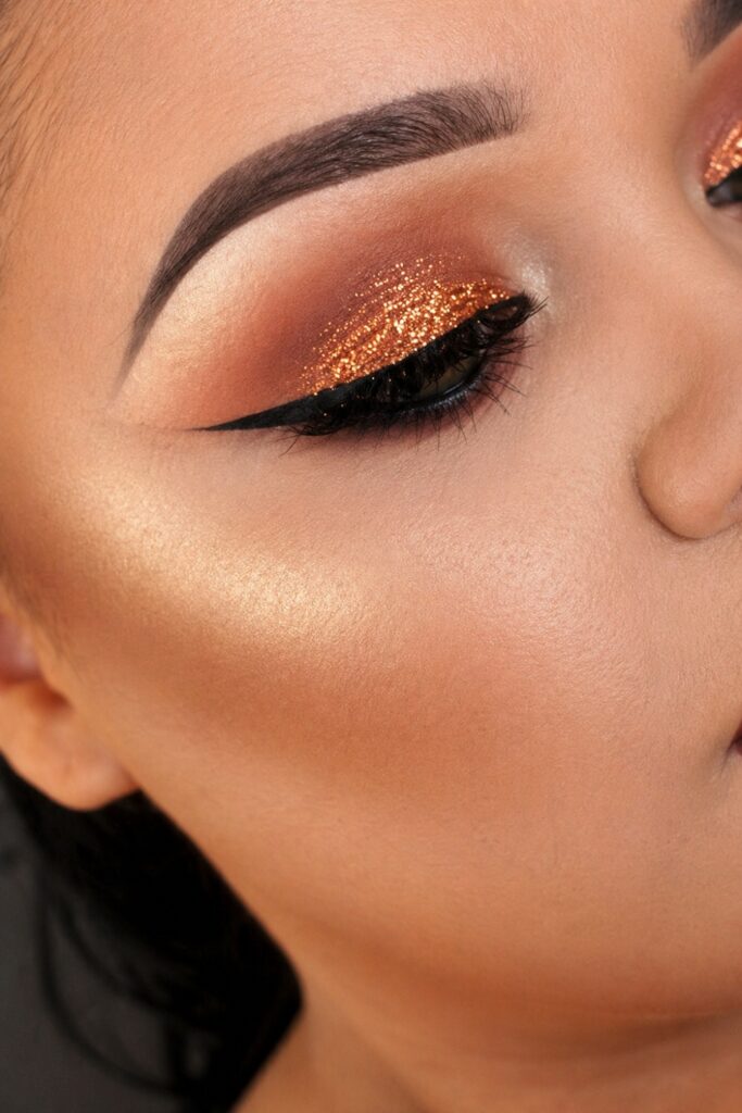 Soft Copper-Orange Shimmer with Brown Crease eyeshadow