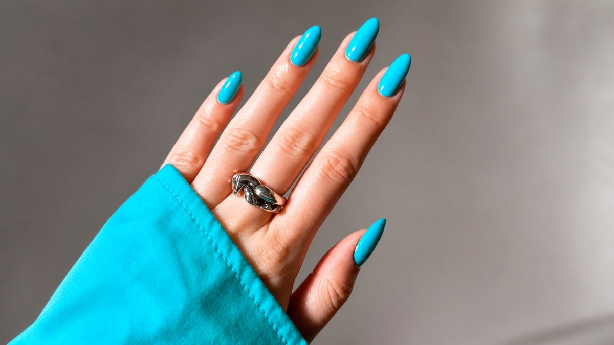 Teal Nails