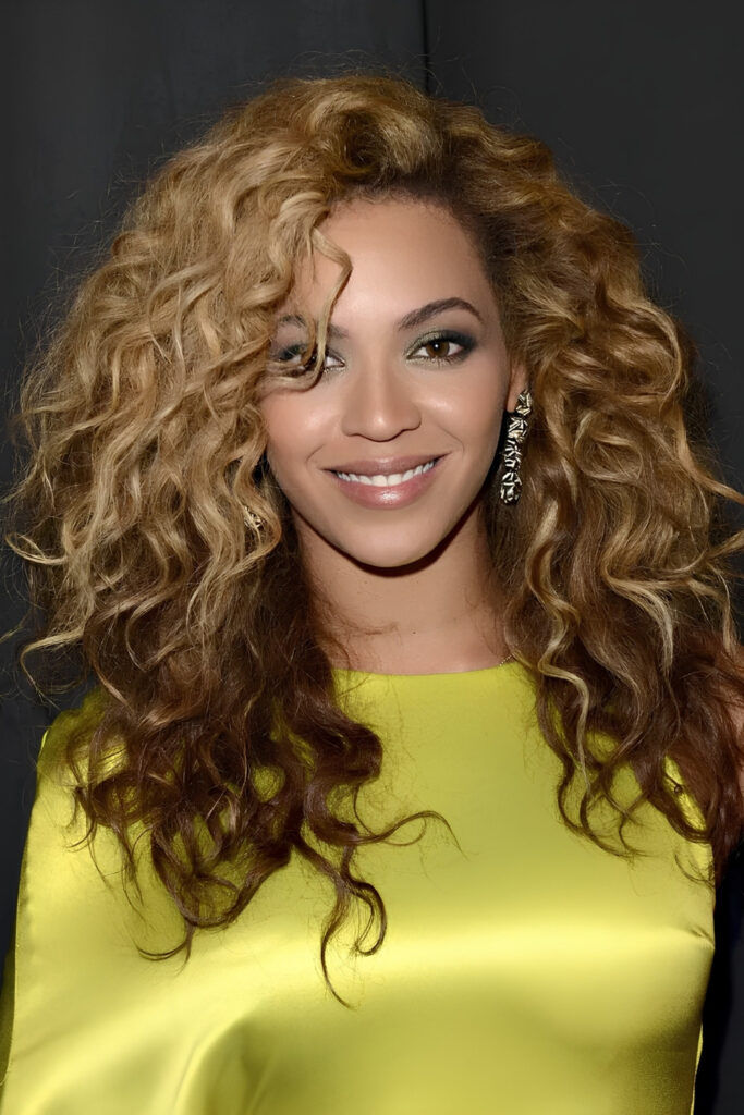 Voluminous U-Shaped Haircut