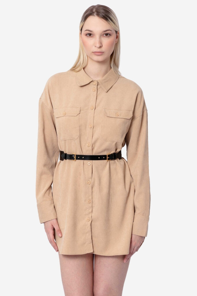Beige Monochrome Look with a Skinny Leather Belt