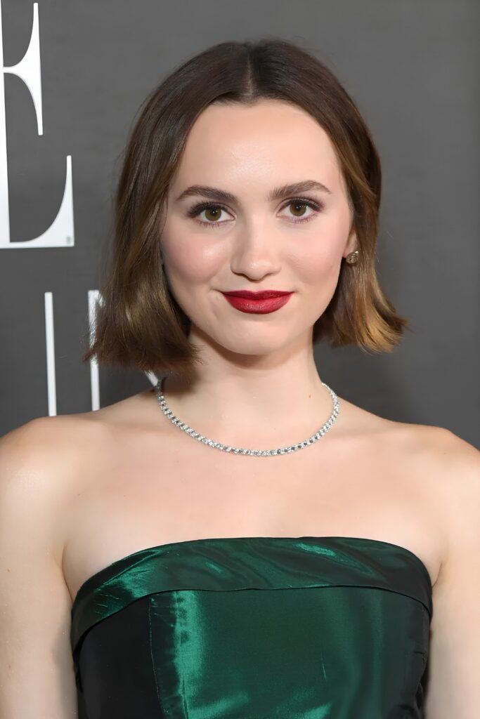 Bridesmaid makeup: crimson lips
