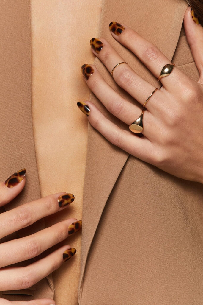 Press-on nails: Mani Muse Cat’s Meow