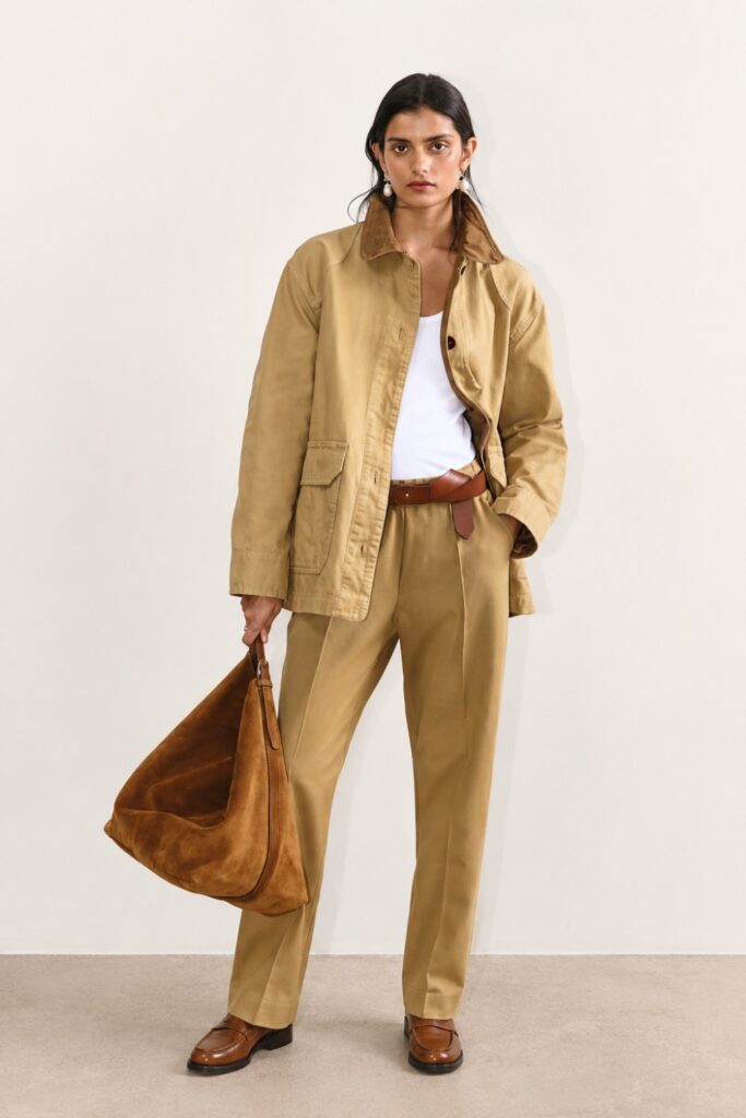 Barn jacket with matching wide-leg trousers and loafers