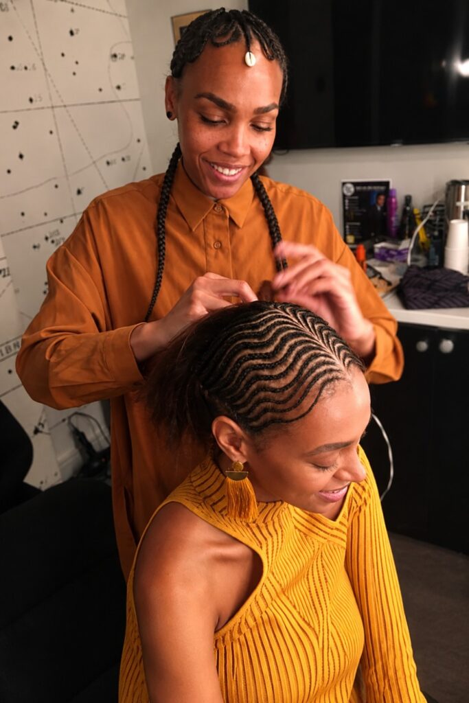 Feed-in cornrows with a geometric design