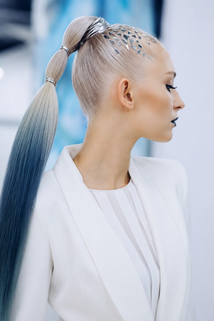 Futuristic high ponytail with a ridge