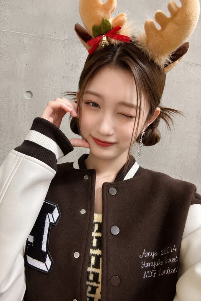 Leeseo (IVE) Two Mini Buns with Ribbon Tails