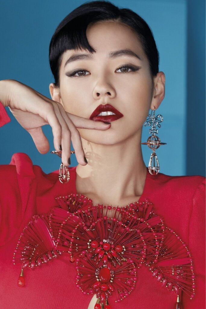 Neo-Luxury Bold Lip with Bare Skin