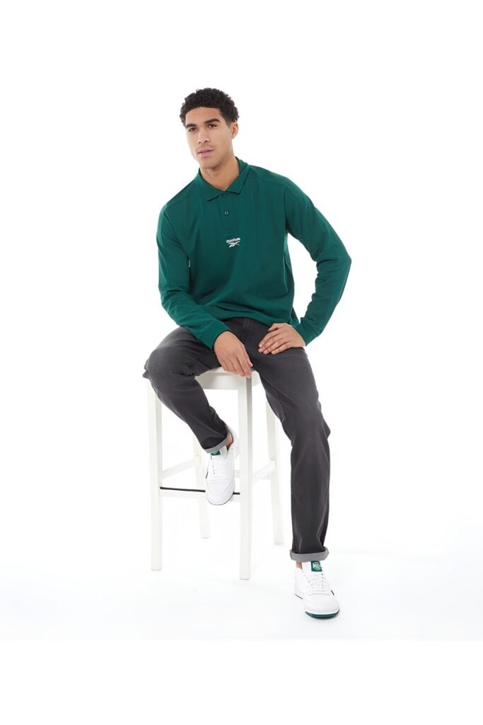 Rugby Shirt, Straight Jeans, Reebok Heritage Sneakers, Simple Watch