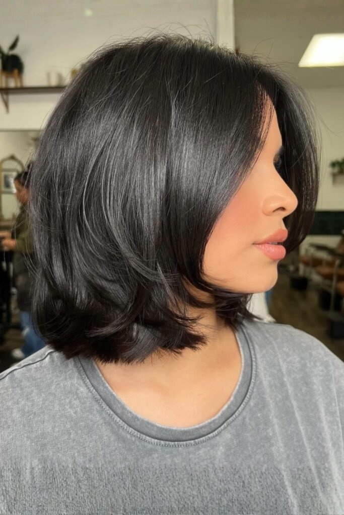 Shoulder-Length Butterfly Lob with Side Part