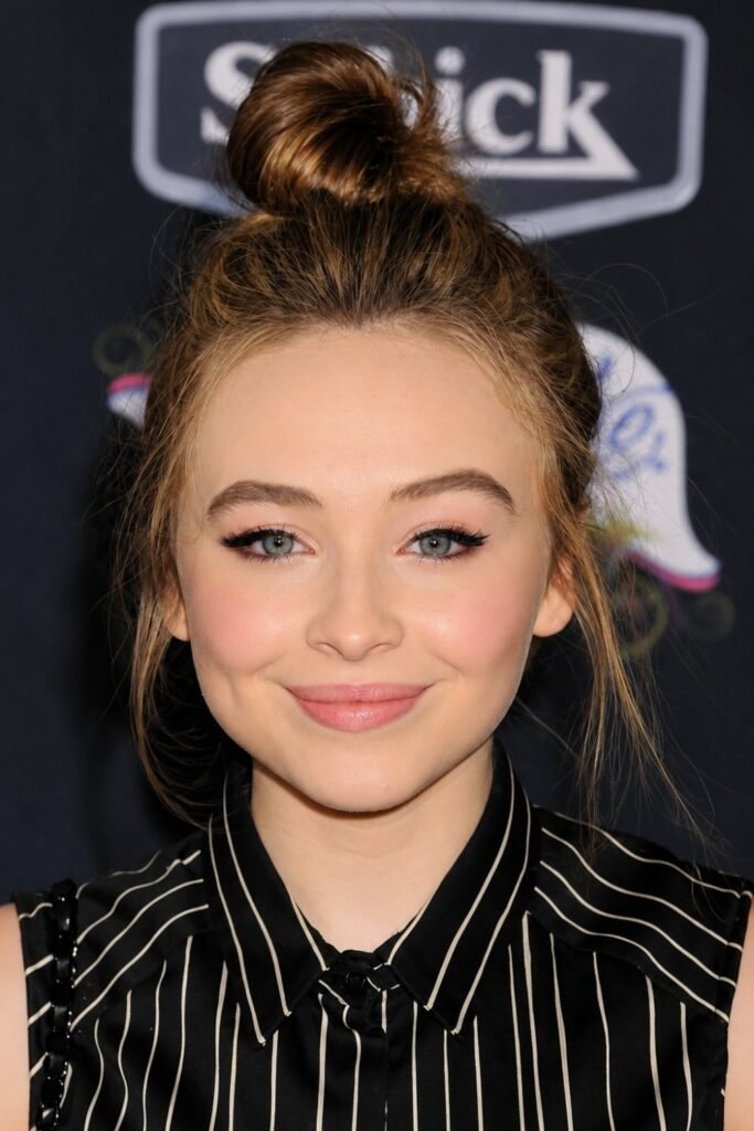 Sabrina Carpenter-inspired hairstyle: Soft High Bun