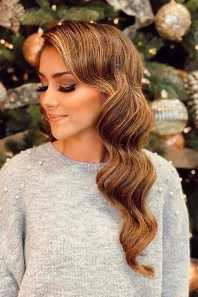 Soft Natural Waves with Face-Framing Tendrils
