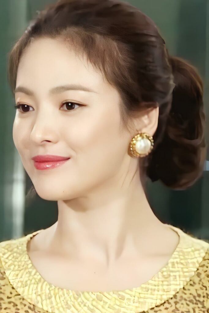 Song Hye-Kyo Chic Low Chignon with Gold Barrette
