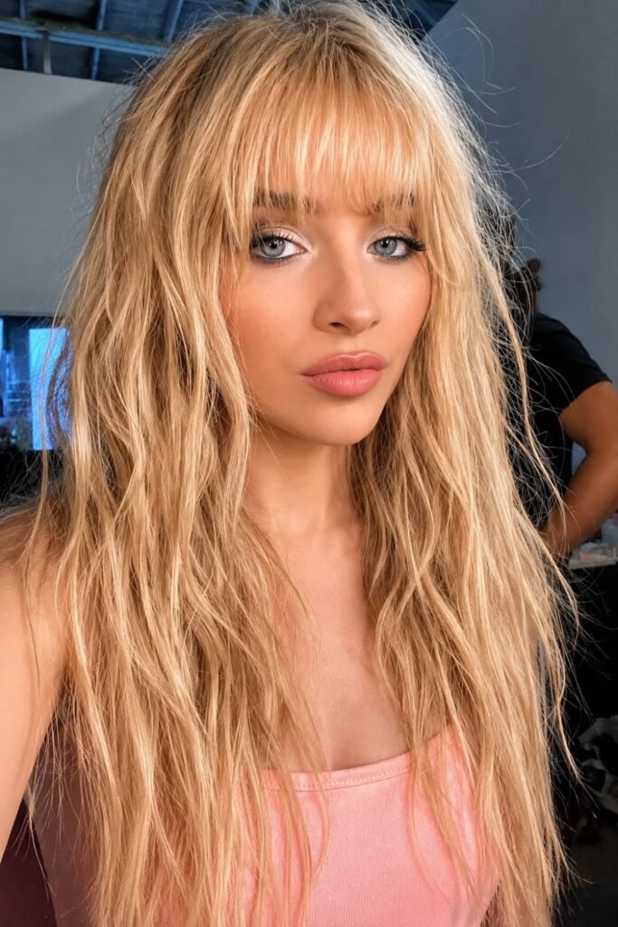 Sabrina Carpenter-inspired hairstyle: Tousled Undone Waves