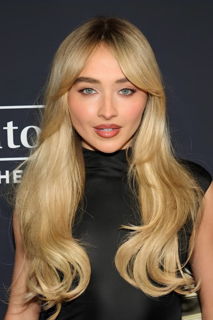 Sabrina Carpenter-inspired hairstyle: Warm Golden Babylights