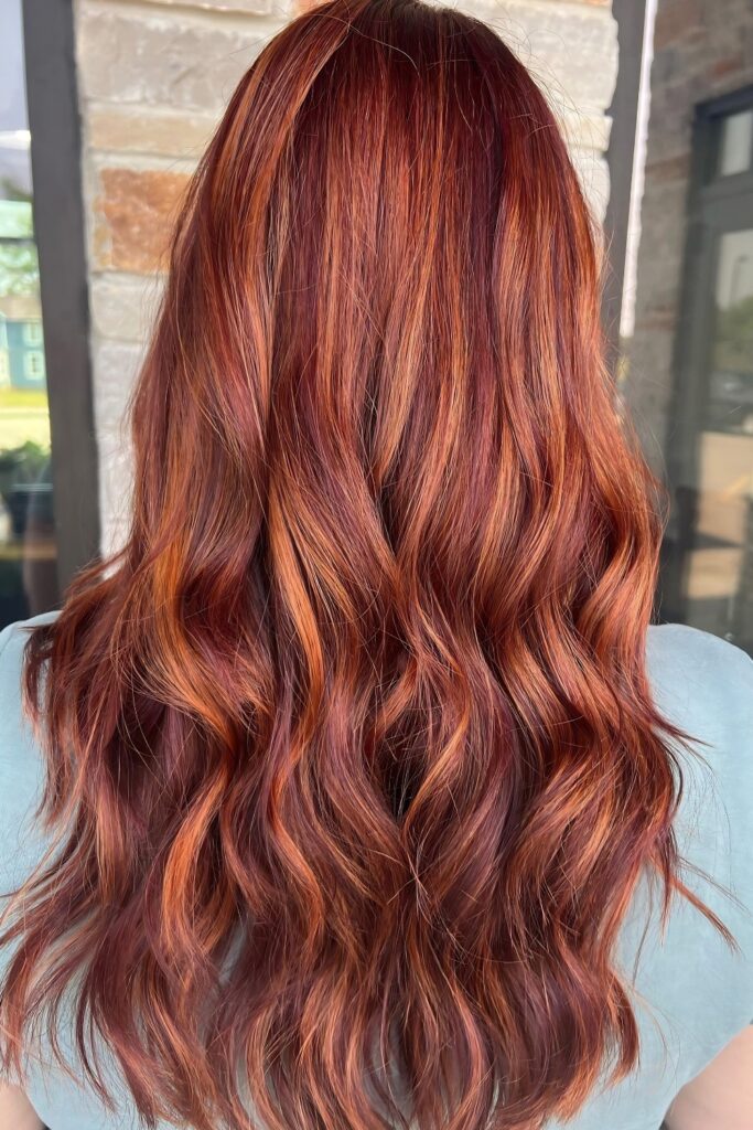 Multi-tonal auburn waves