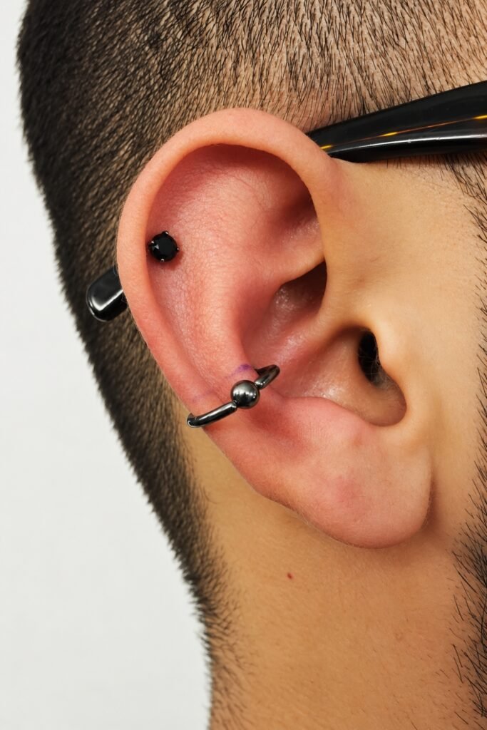 Conch hoop wrapping the outer ear