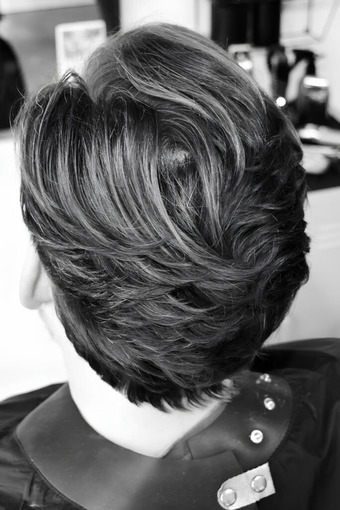 Medium scissor-cut layers