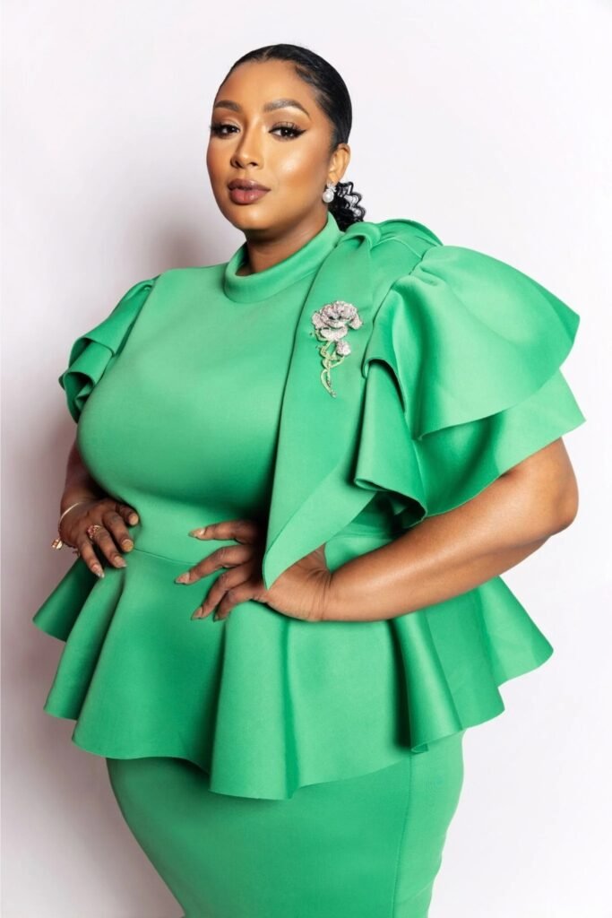 Plus-size sculptural peplum set