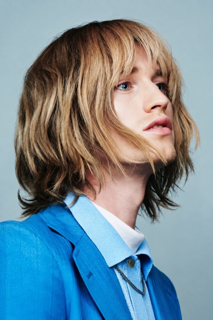 Shaggy layered bob