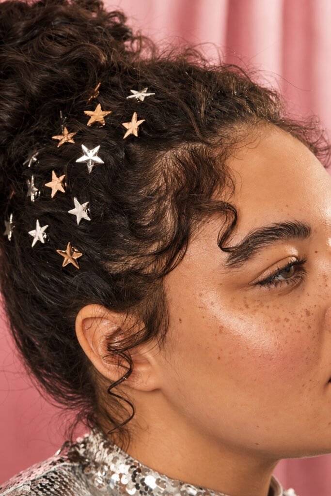 Voluminous Natural Curls with Star Pins